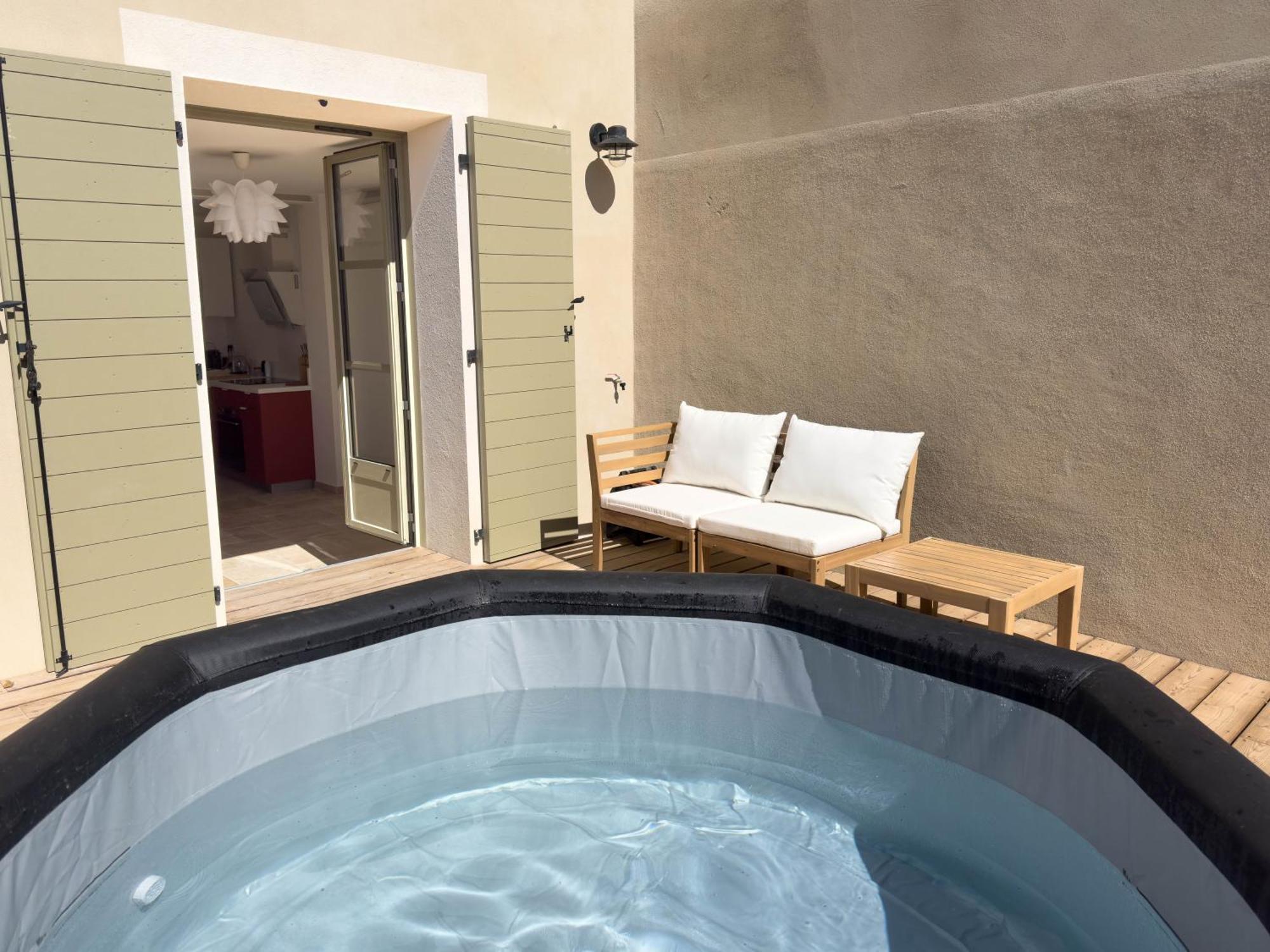 Les Suites Du 13 Aigues-Mortes Extérieur photo